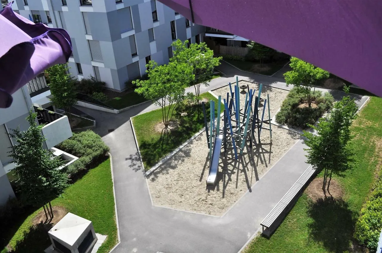 Daire Ferienwohnung Im Domagkpark Münih Almanya